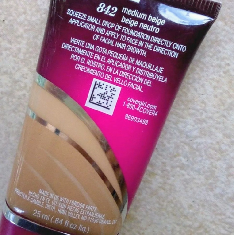 CoverGirl - Ultra Smooth Foundation MEDIUM BEIGE - Picture 2 of 2